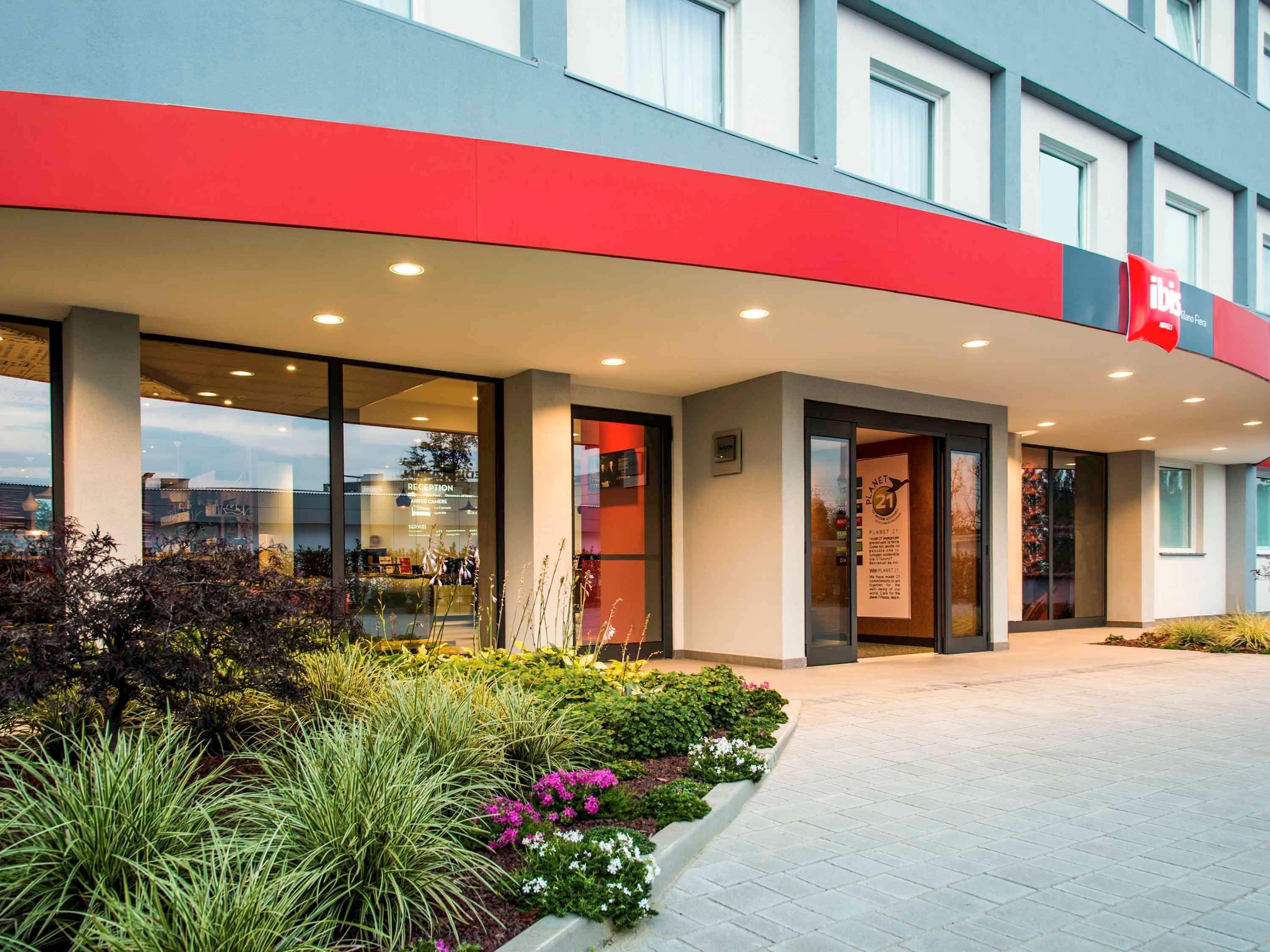 Hotel Ibis Milano Fiera Lainate Exterior foto