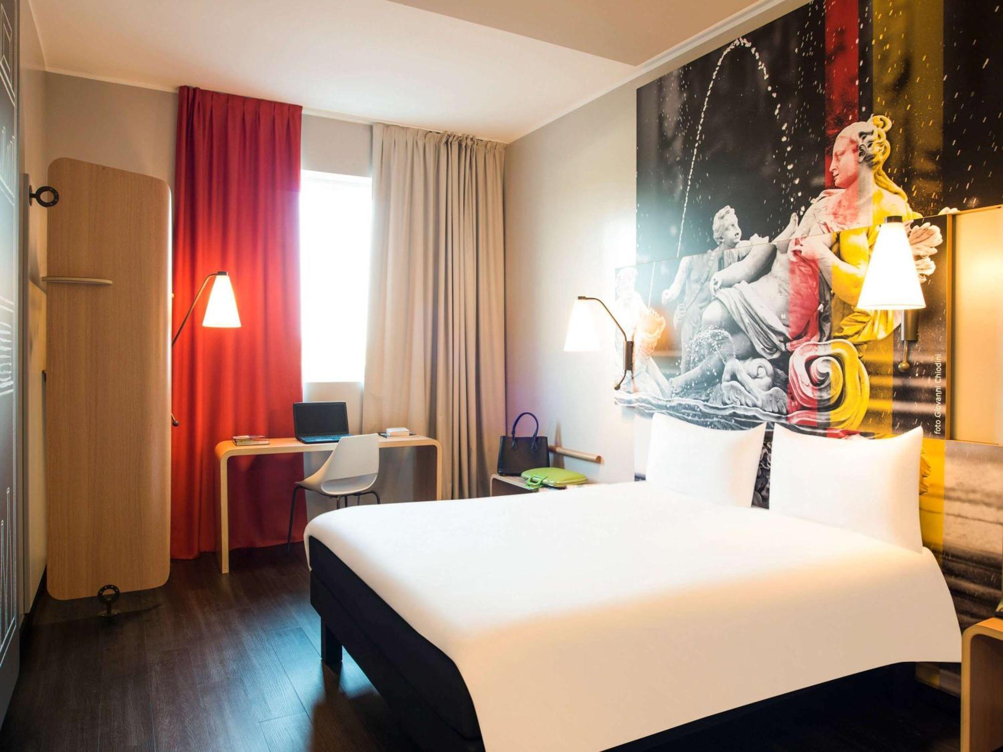 Hotel Ibis Milano Fiera Lainate Exterior foto
