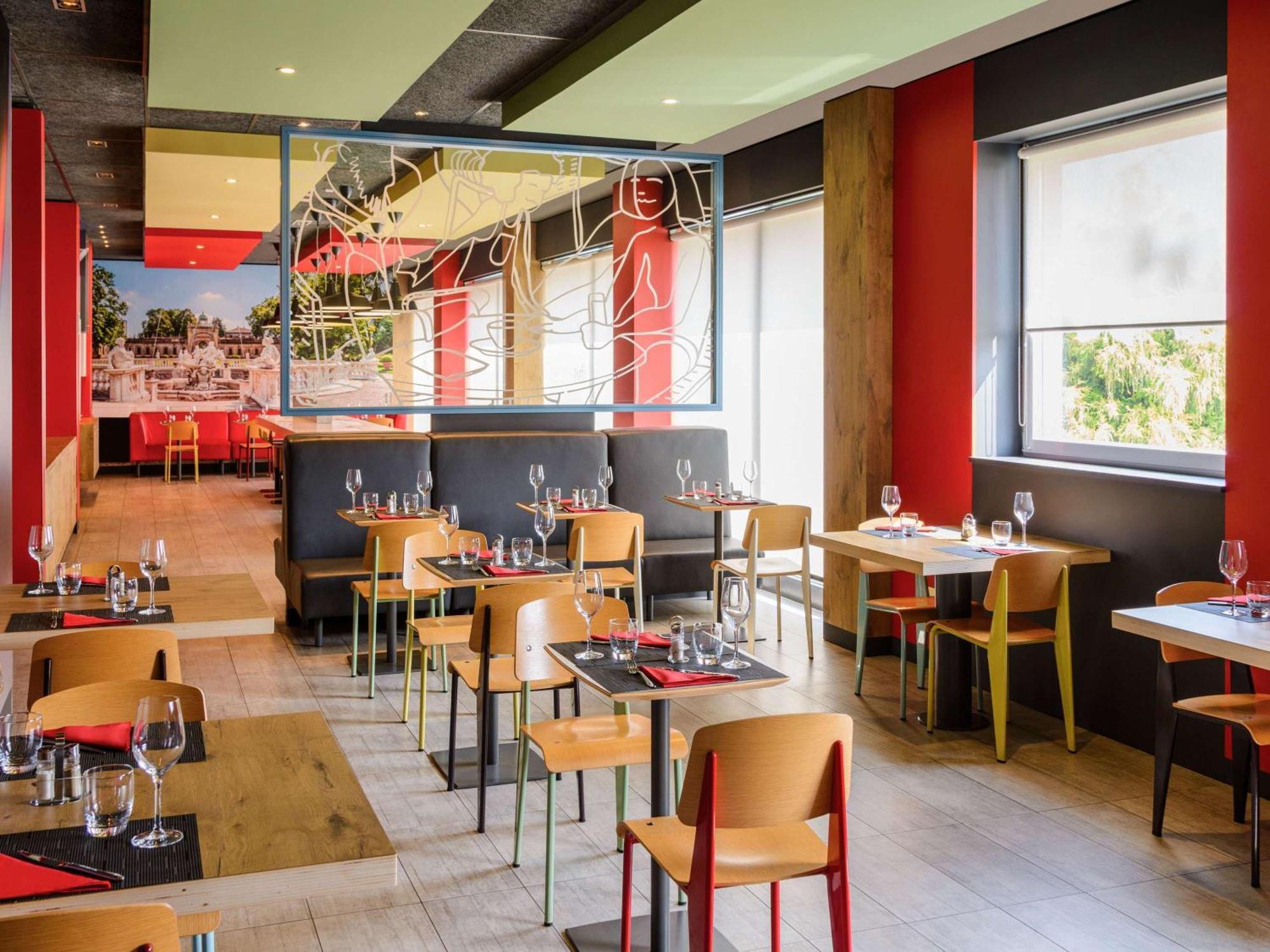 Hotel Ibis Milano Fiera Lainate Exterior foto