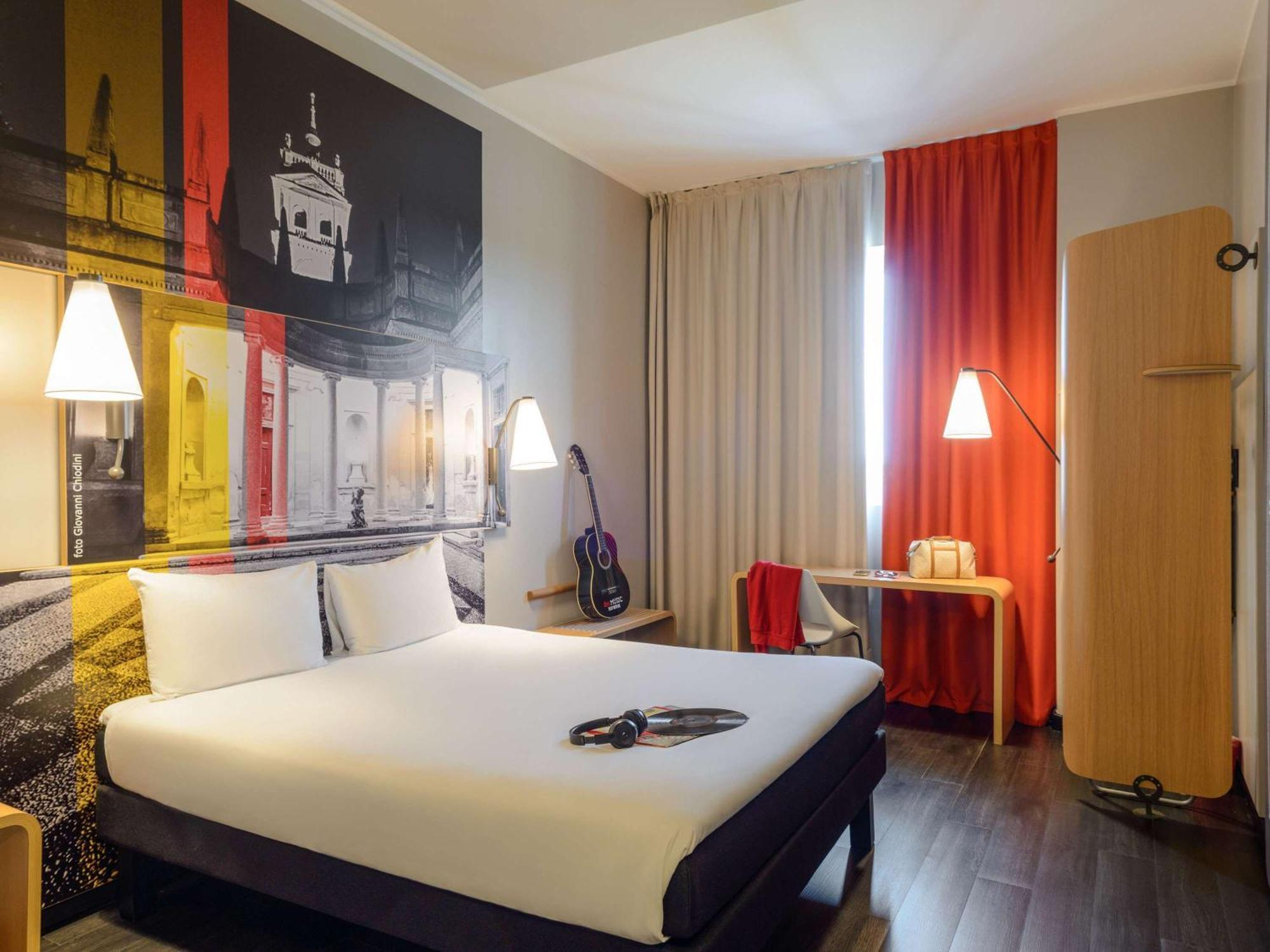 Hotel Ibis Milano Fiera Lainate Exterior foto