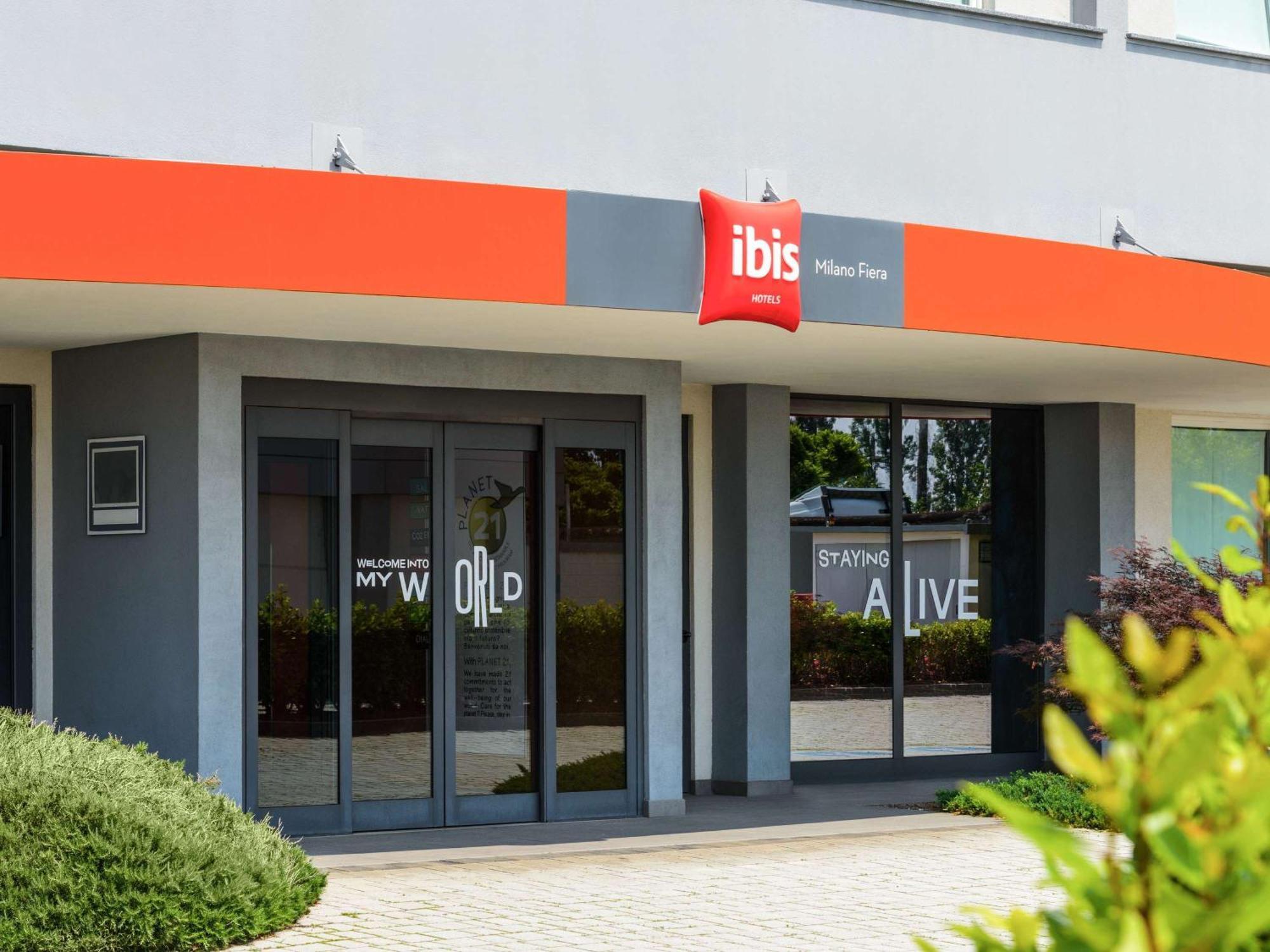 Hotel Ibis Milano Fiera Lainate Exterior foto