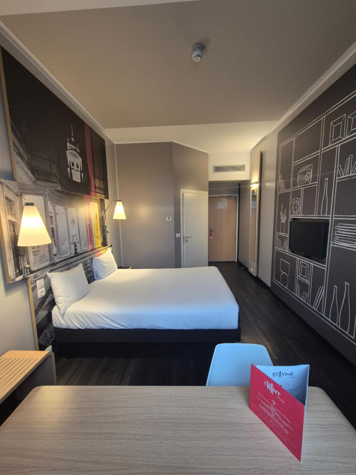 Hotel Ibis Milano Fiera Lainate Exterior foto