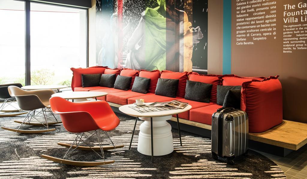 Hotel Ibis Milano Fiera Lainate Exterior foto