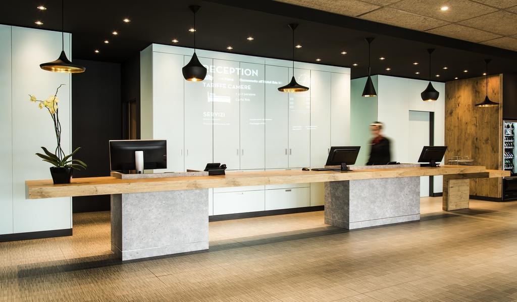 Hotel Ibis Milano Fiera Lainate Exterior foto
