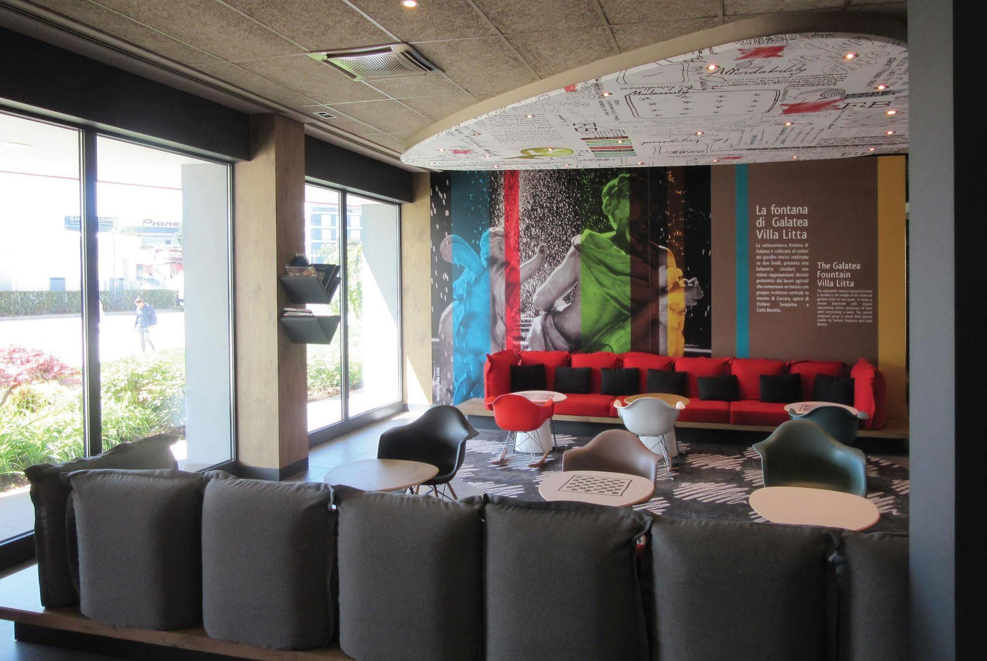Hotel Ibis Milano Fiera Lainate Exterior foto